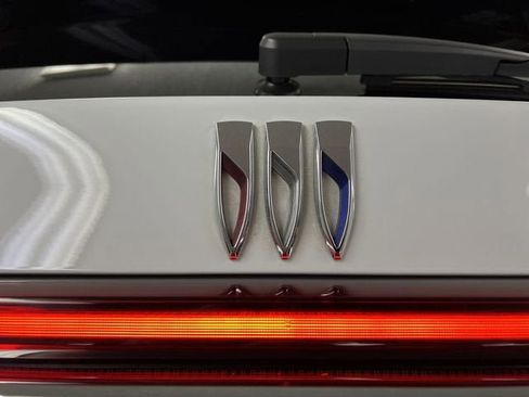 Certified 2025 Buick Enclave Preferred image 30