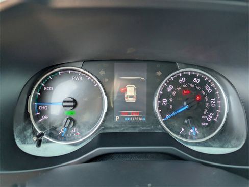 Used 2021 Toyota RAV4 LE image 11