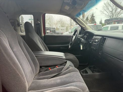 Used 2004 Dodge Dakota Sport w/ Deluxe Convenience Group image 13