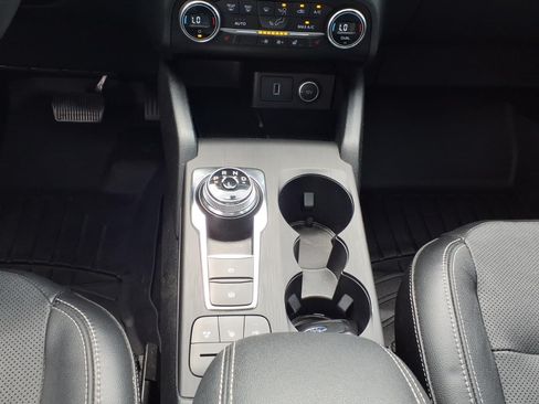 Used 2020 Ford Escape Titanium w/ Titanium Premium Package 2.0 AWD/4WD image 15