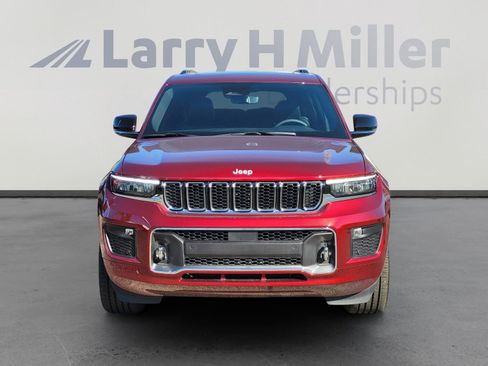 New 2025 Jeep Grand Cherokee L Overland w/ Luxury Tech Group IV image 9