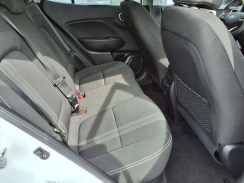 Used 2024 Hyundai Venue SEL image 13