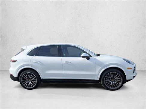 Used 2022 Porsche Cayenne image 4