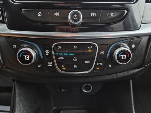 Used 2018 Chevrolet Traverse Premier w/ Driver Confidence II Package FWD image 34