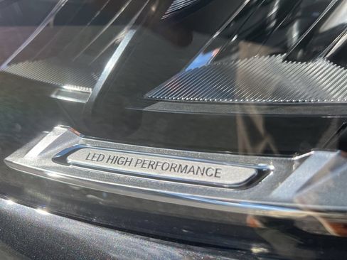 Used 2024 Mercedes-Benz GLC 300 4MATIC image 11