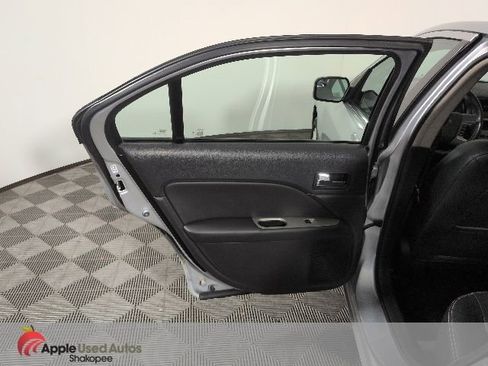 Used 2012 Ford Fusion SEL FWD image 29