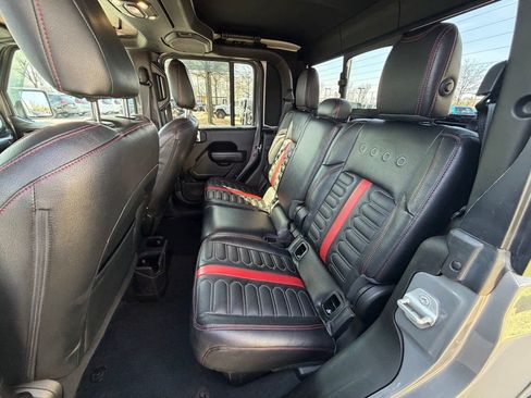 Used 2022 Jeep Gladiator Willys image 13