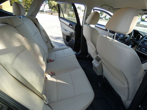 Used 2019 Subaru Outback 2.5i Premium image 39