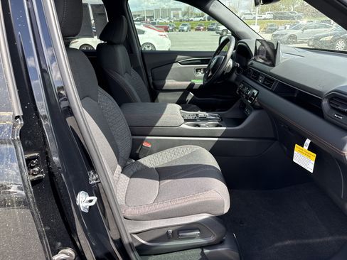 New 2026 Honda Pilot Sport image 33