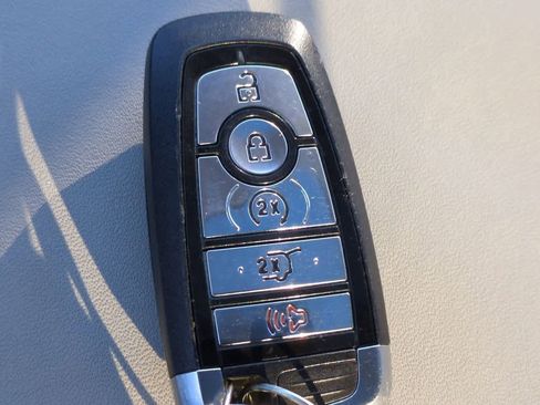 Used 2018 Ford Expedition Platinum image 37