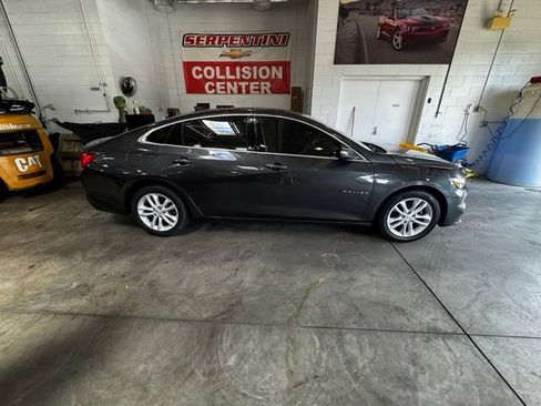 Used 2017 Chevrolet Malibu LT FWD image 28
