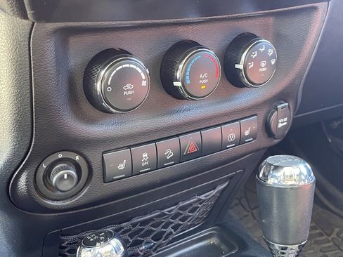 Used 2017 Jeep Wrangler Unlimited Sport image 9