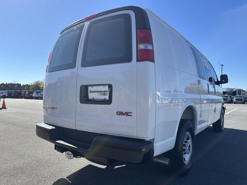 New 2025 GMC Savana 2500 w/ Driver Convenience Package image 10