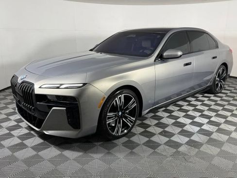 Used 2024 BMW 760i xDrive AWD/4WD image 2