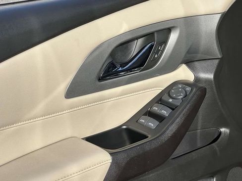 Used 2023 Chevrolet Traverse LS w/ Safety Package image 15