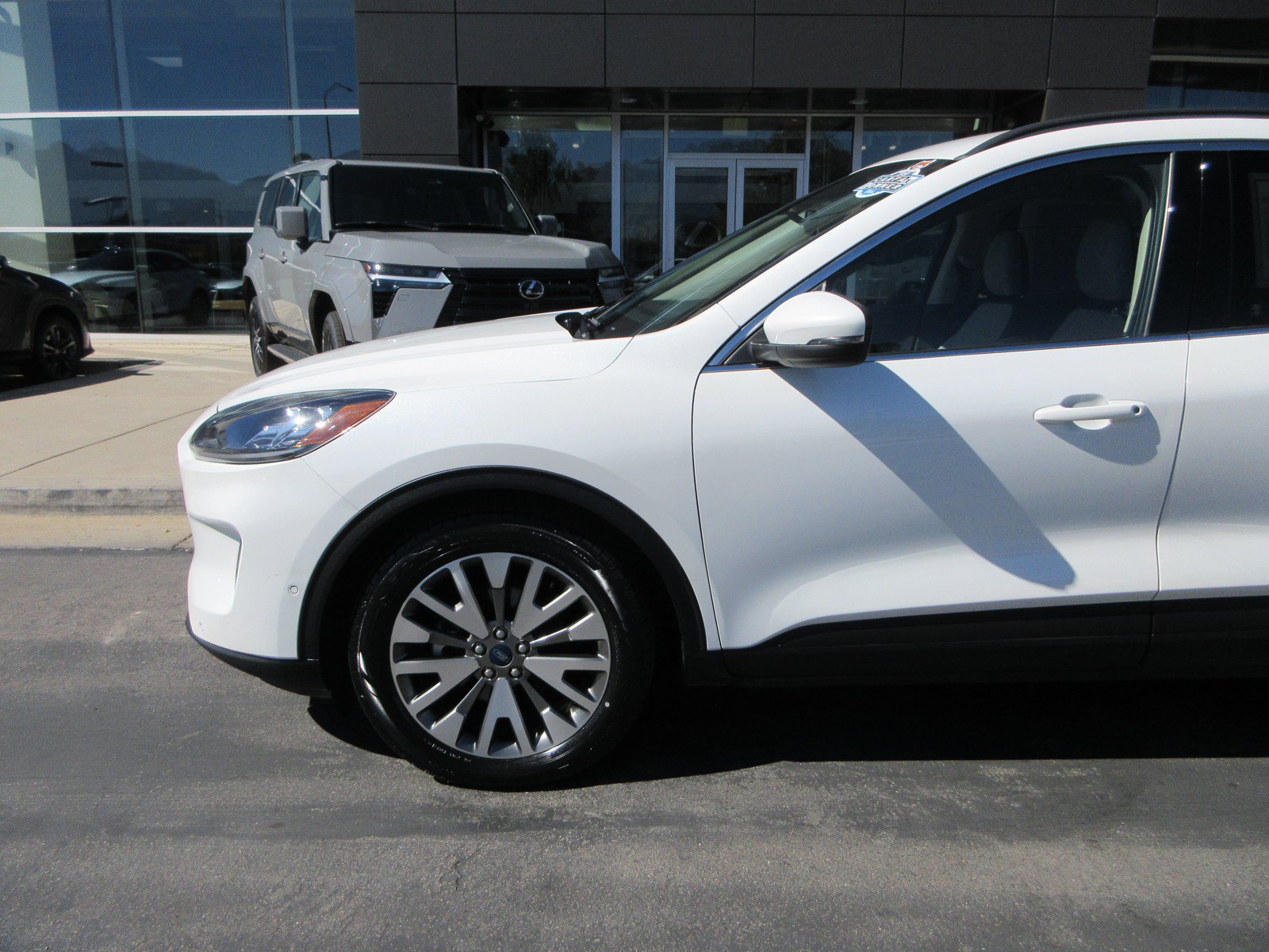 Used 2020 Ford Escape Titanium FWD image 2