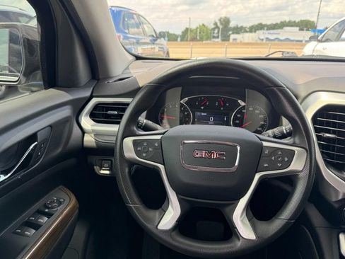 Used 2023 GMC Acadia SLE w/ Elevation Edition FWD image 13