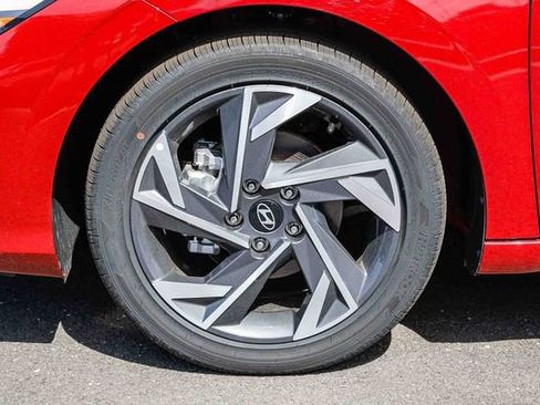 New 2026 Hyundai Elantra Limited FWD image 11