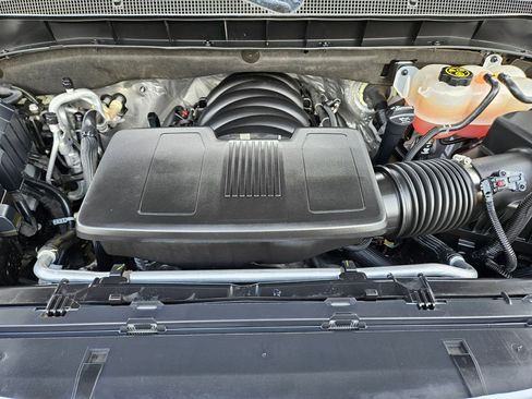 Used 2023 Chevrolet Tahoe Premier AWD/4WD image 34