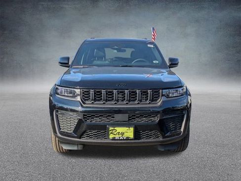 New 2026 Jeep Grand Cherokee Altitude AWD/4WD image 8
