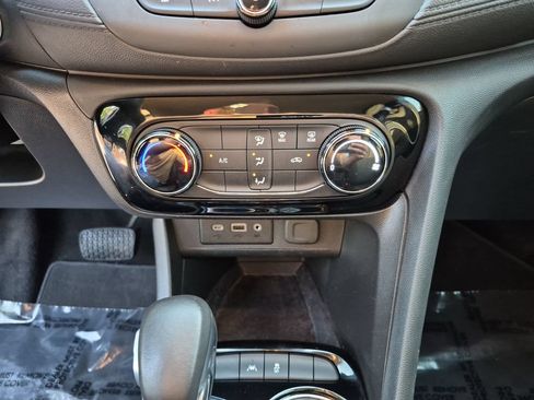Used 2023 Buick Encore GX Preferred FWD image 27