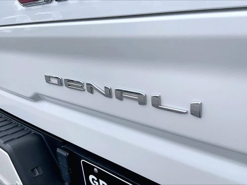 Used 2022 GMC Sierra 3500 Denali w/ Denali Ultimate Package image 31