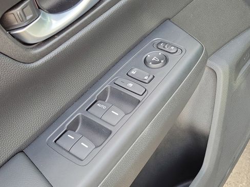 Used 2023 Honda CR-V LX image 14