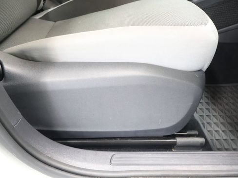 Used 2024 Volkswagen Taos S image 22