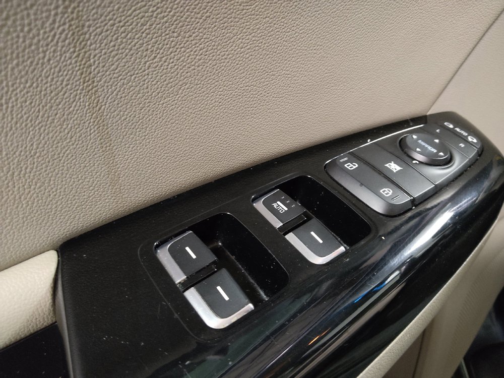 Used 2020 Kia Sportage EX FWD image 25