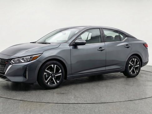 Used 2025 Nissan Sentra SV image 2