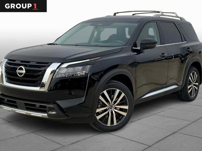 New 2025 Nissan Pathfinder Platinum w/ Cargo Package