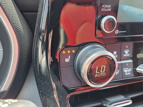 Used 2021 Toyota Highlander XSE AWD/4WD image 22
