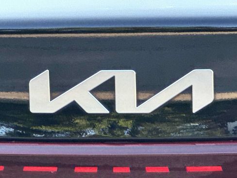 Used 2024 Kia Forte LXS FWD image 18