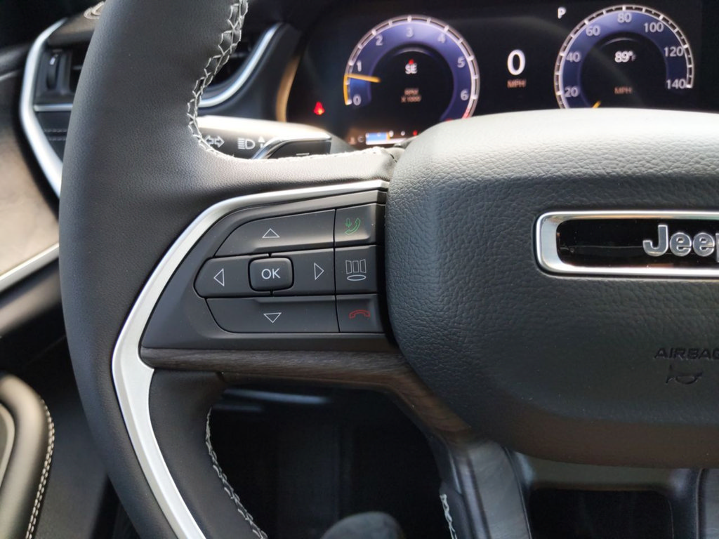 New 2025 Jeep Grand Cherokee Limited RWD image 25