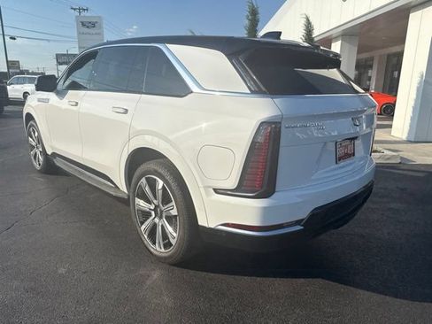 Used 2025 Cadillac Escalade IQ Luxury 2 AWD/4WD image 15