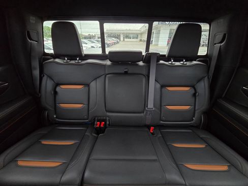 Used 2024 GMC Sierra 1500 AT4 w/ AT4 Premium Package image 29