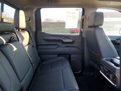 Used 2024 GMC Sierra 1500 SLT w/ SLT Premium Plus Package image 34