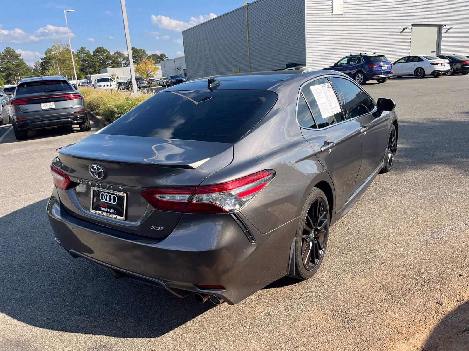 Used 2018 Toyota Camry XSE FWD image 5