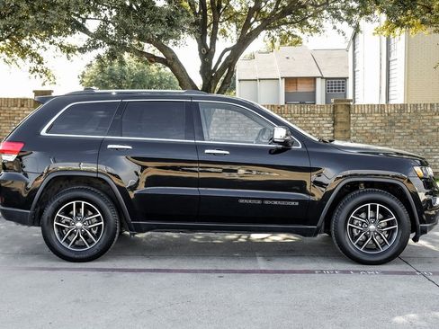Used 2018 Jeep Grand Cherokee Limited image 15