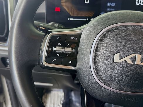 Used 2024 Kia Sorento S image 14