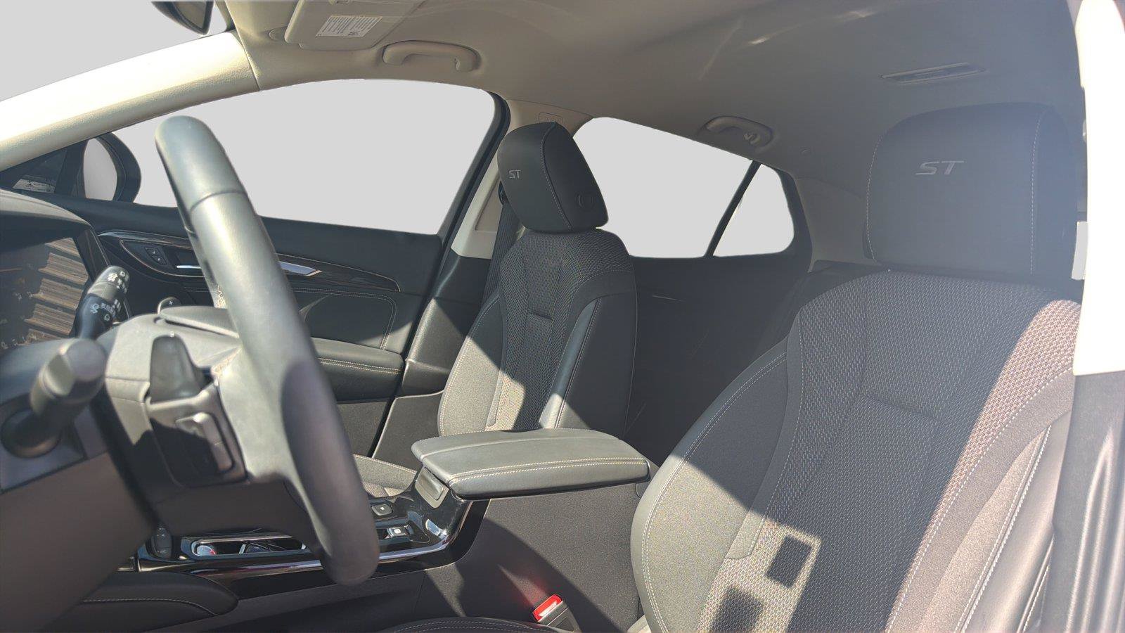Used 2023 Buick Envision Preferred FWD image 16