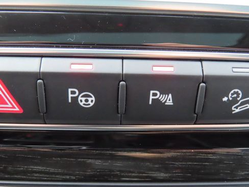 Used 2019 Audi Q7 3.0T Prestige image 37