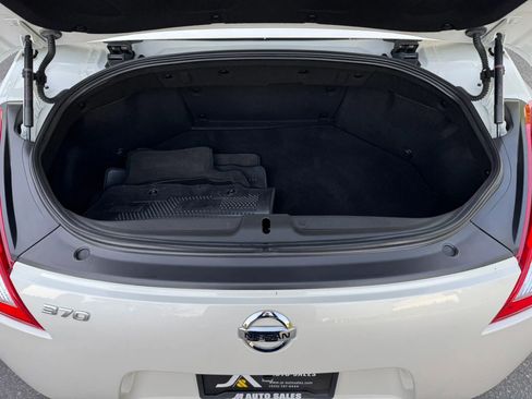 Used 2015 Nissan 370Z Roadster RWD image 17