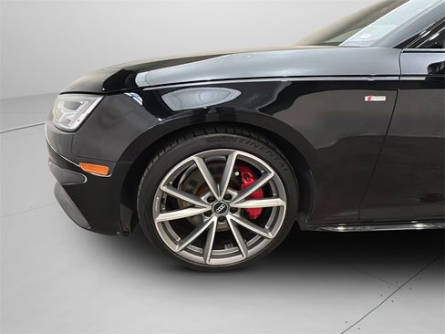 Used 2018 Audi A4 2.0T Premium Plus w/ Premium Plus Package image 3