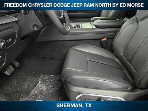 New 2026 Jeep Grand Wagoneer Limited AWD/4WD image 8