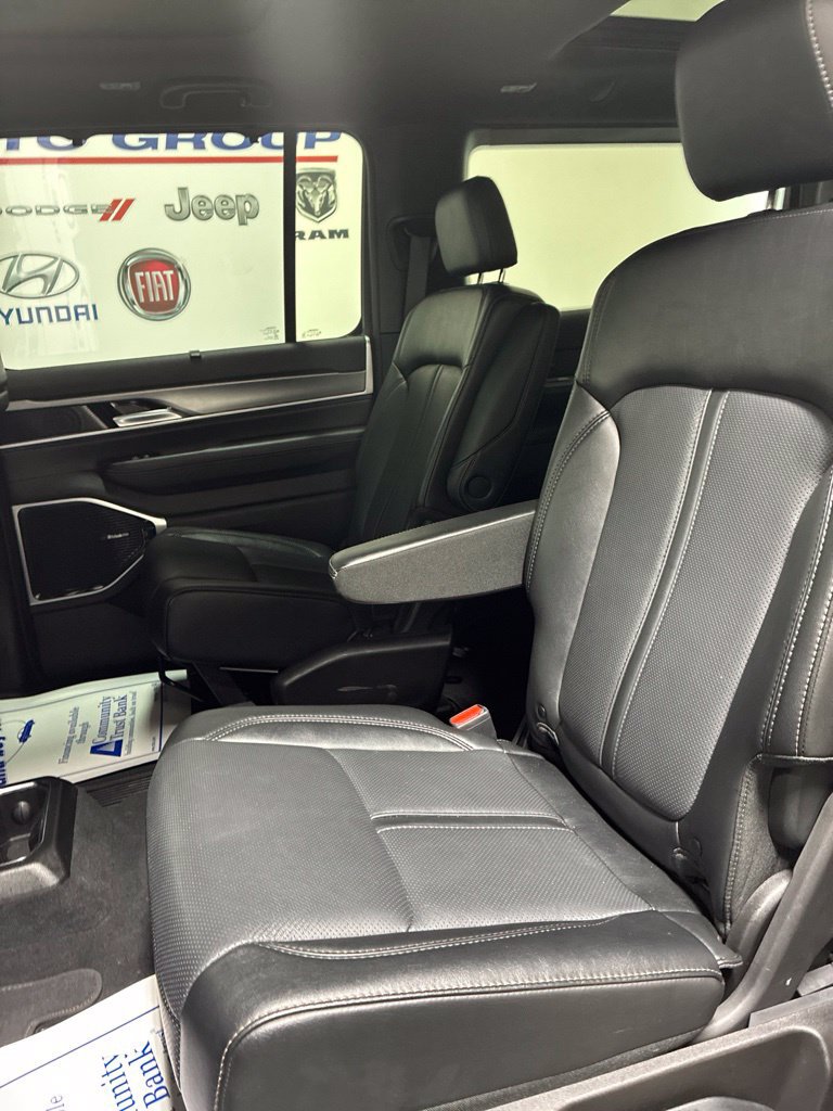 Used 2025 Jeep Wagoneer Series III w/ Premium Group I AWD/4WD image 25