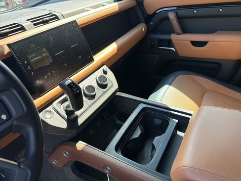 Used 2024 Land Rover Defender 110 X AWD/4WD image 12