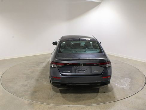Used 2024 Honda Accord Touring image 4