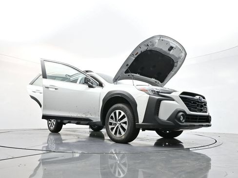 Used 2025 Subaru Outback Premium w/ Popular Package #1 AWD/4WD image 38