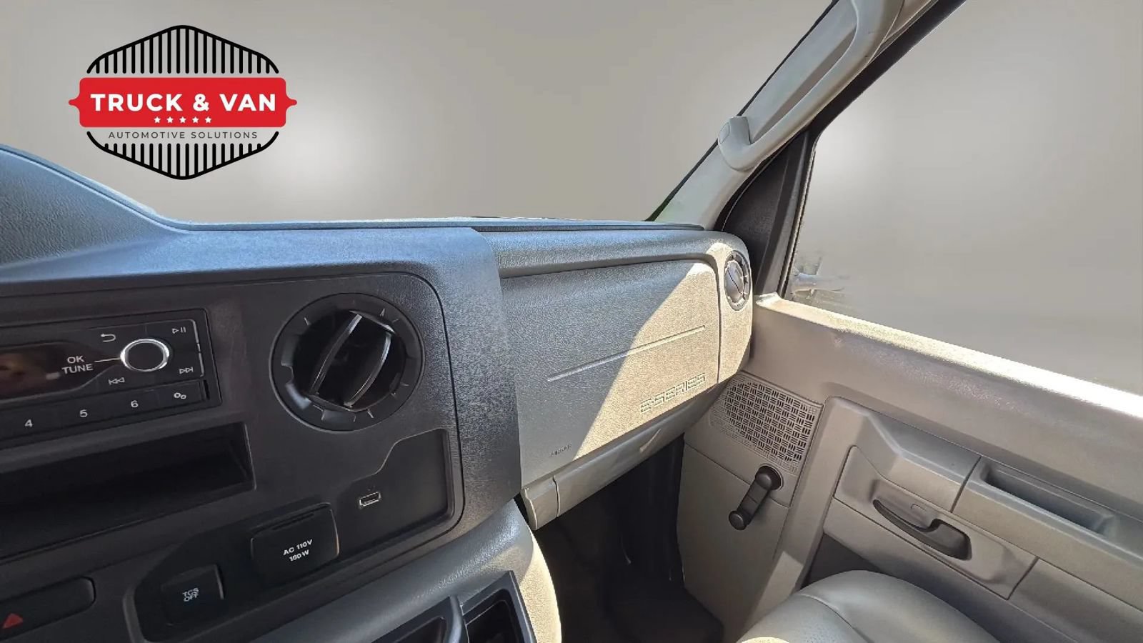 Used 2021 Ford E-350 and Econoline 350 Super Duty RWD image 11
